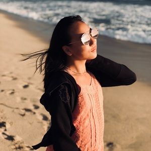 Meet your Posher, Joyce